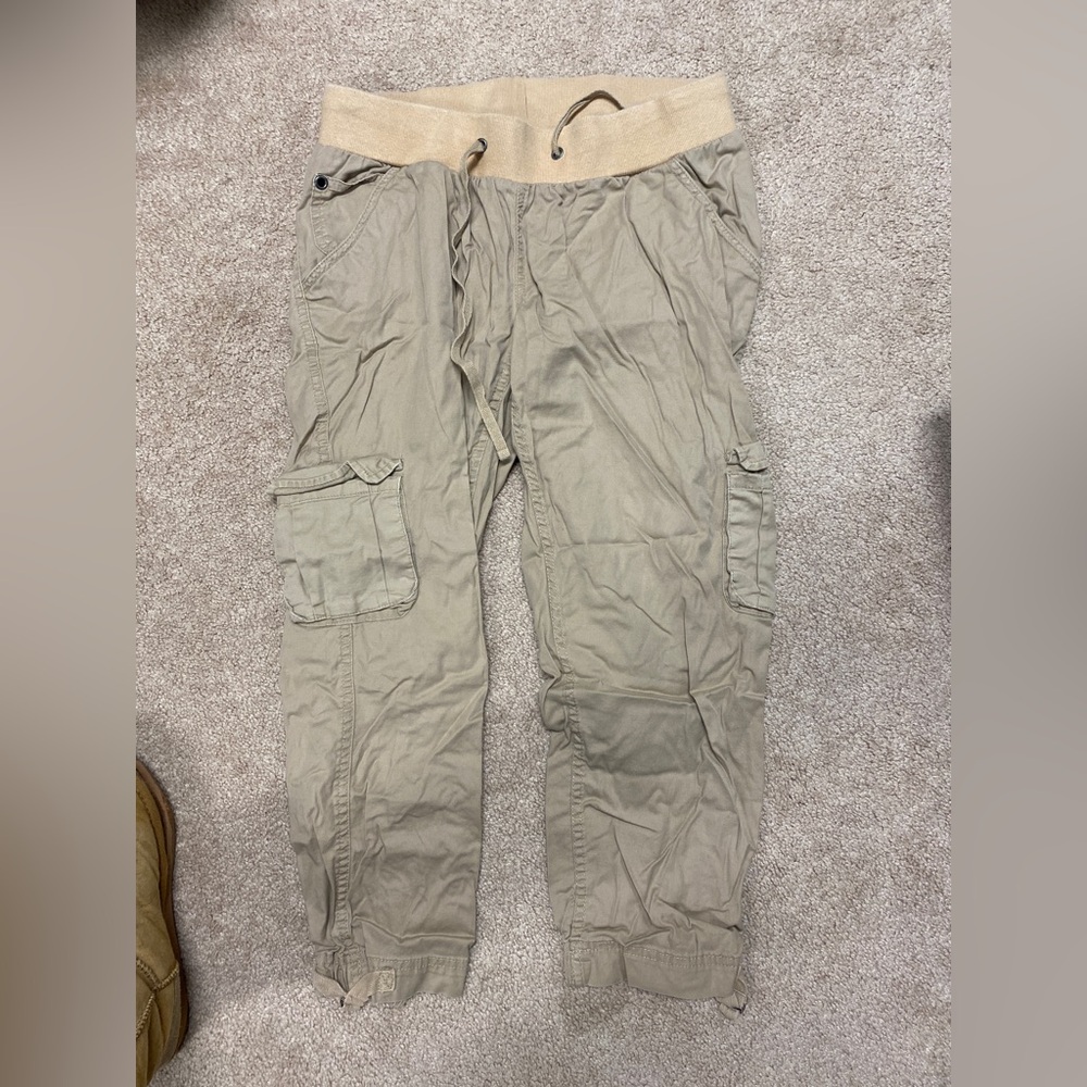 Maternity capris
